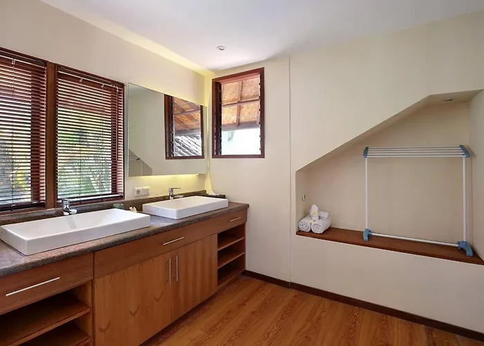Super Value 4 Bedroom, Walk To Bintang Supermarket * Seminyak (Bali)
