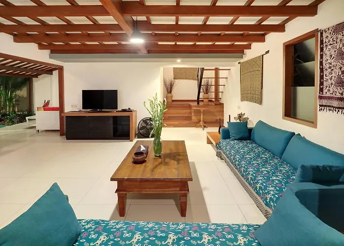 Villa Super Value 4 Bedroom, Walk To Bintang Supermarket Seminyak (Bali)